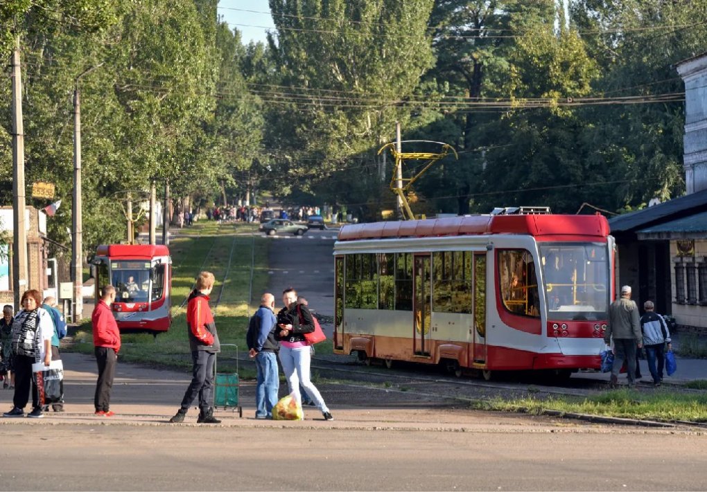 Urushning 194-kuni: Vayron bo‘lgan Mariupoldagi hayot, Donbassga keltirilgan rus tramvaylari (foto)