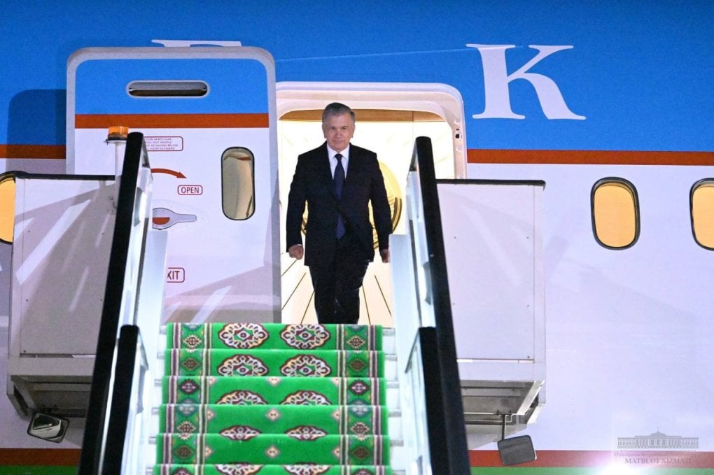 Shavkat Mirziyoyev Ashxobodga yetib bordi (foto)