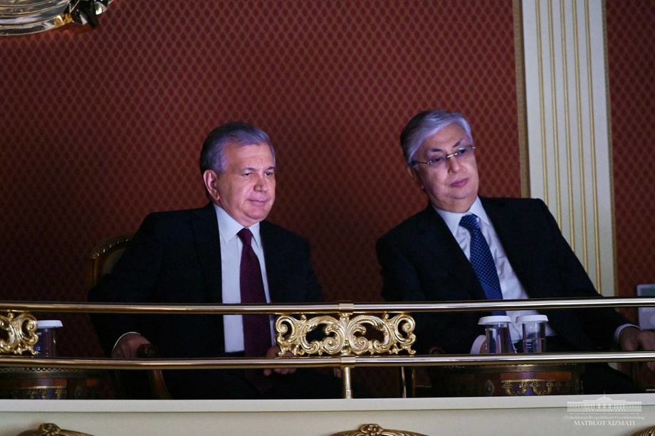 Ўзбекистон президенти Остона саммитига бағишланган концертни томоша қилди (фото)