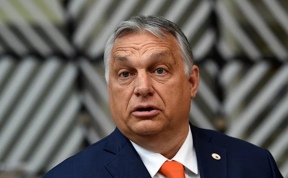 Twitterда аккаунт очган Виктор Орбан нимадан ҳайрон қолди?