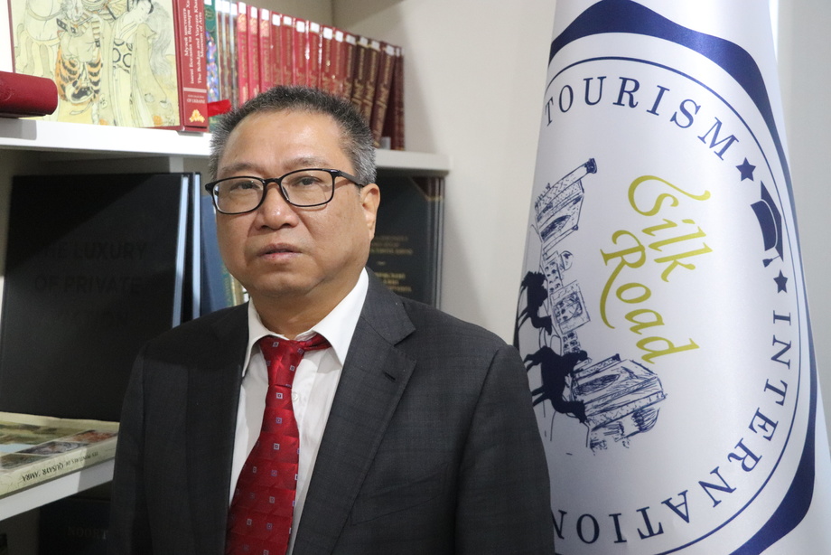 Хитойлик профессор «Ипак йўли» халқаро туризм ва маданий мерос университетига проректор этиб тайинланди
