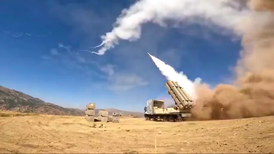 ОАВ: Эрон Россияга баллистик ракеталар ва дронларнинг янги партиясини етказиб беради