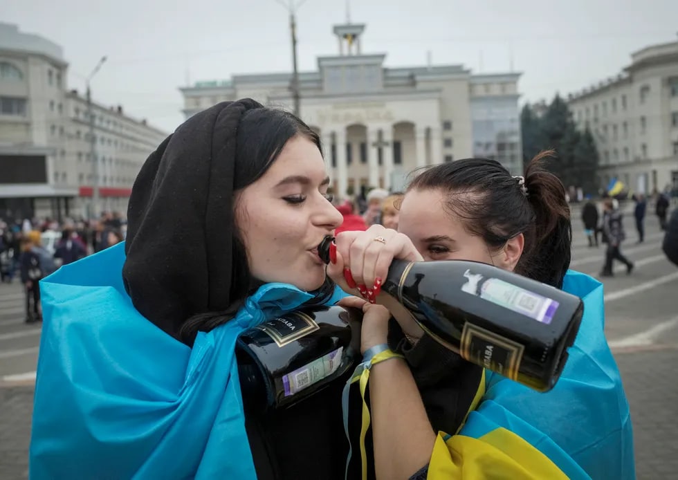 Украинадаги урушнинг 262-куни: Озод этилган Херсон (фото)