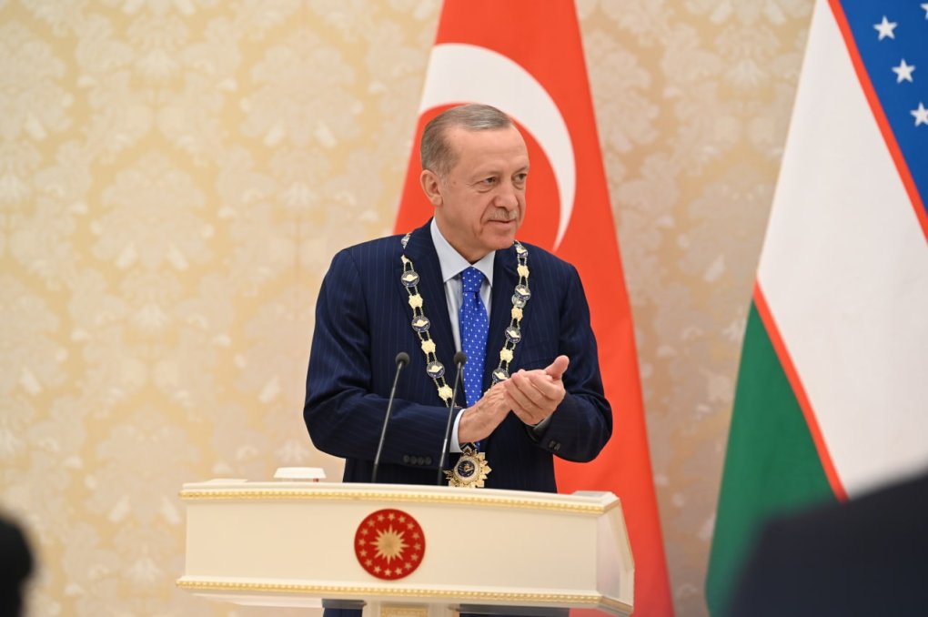 Turkiya prezidenti Imom Buxoriy ordeni bilan mukofotlandi