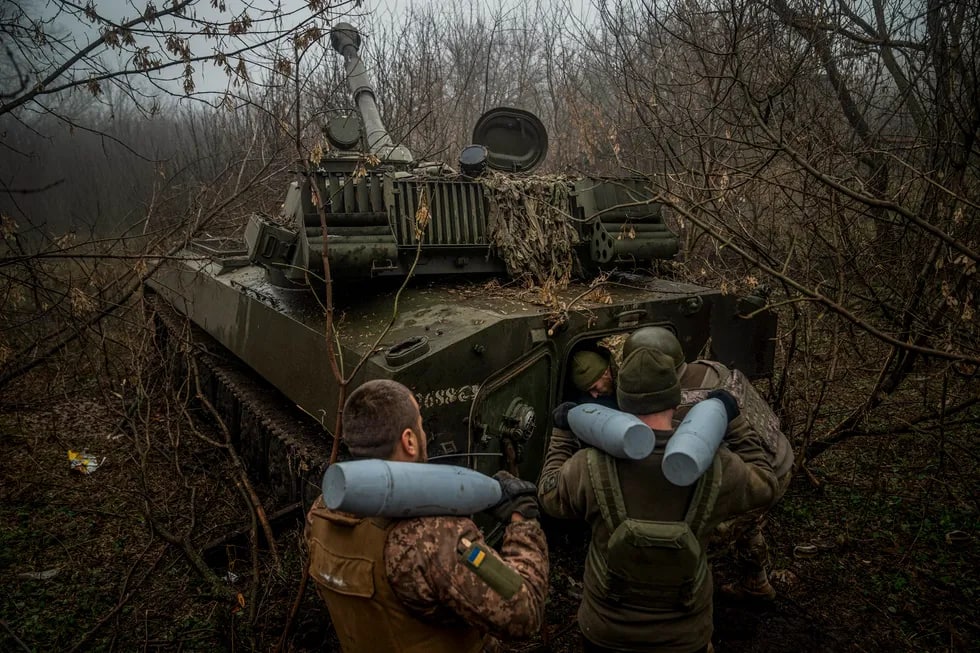 Украинада урушнинг 290-куни: Бахмутдаги вайронгарчиликлар ва шаҳар мудофаасидаги аскарлар (фото)