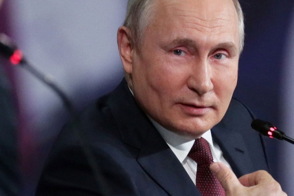 Путин Паркинсон касаллигидан азият чекмоқда, у аллақачон 8 килога озган