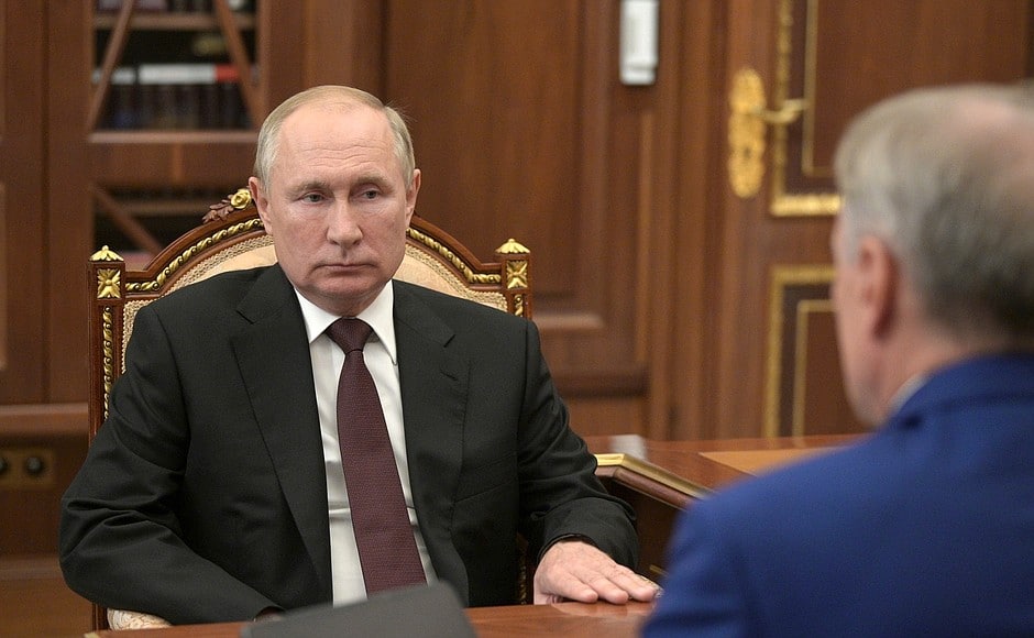 Путин Украинага бостириб кириш Россия иқтисодиётини ўлдиришини билган