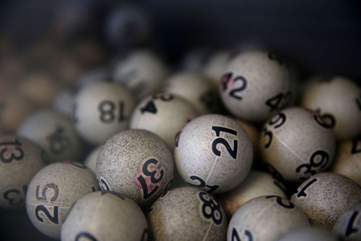 Тарихдаги иккинчи энг йирик сумма: Америкалик лотереяда 1,3 млрд доллар ютиб олди