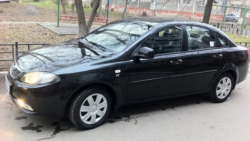 Lacetti русумли автотранспорт воситаси жарима майдонига олиб кирилди