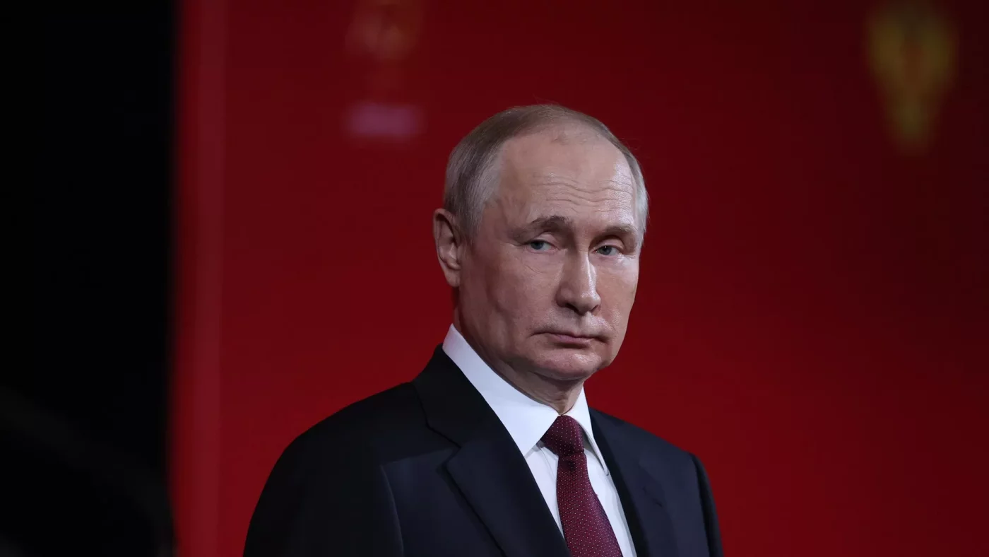 "Kreml sehrgari": Putin haqidagi roman G‘arbni xavotirga soldi