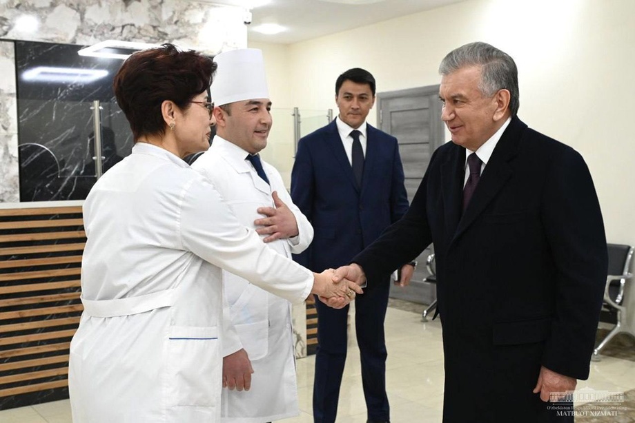 Шавкат Мирзиёев «Meridian» тиббиёт марказида яратилган шароитлар билан танишди