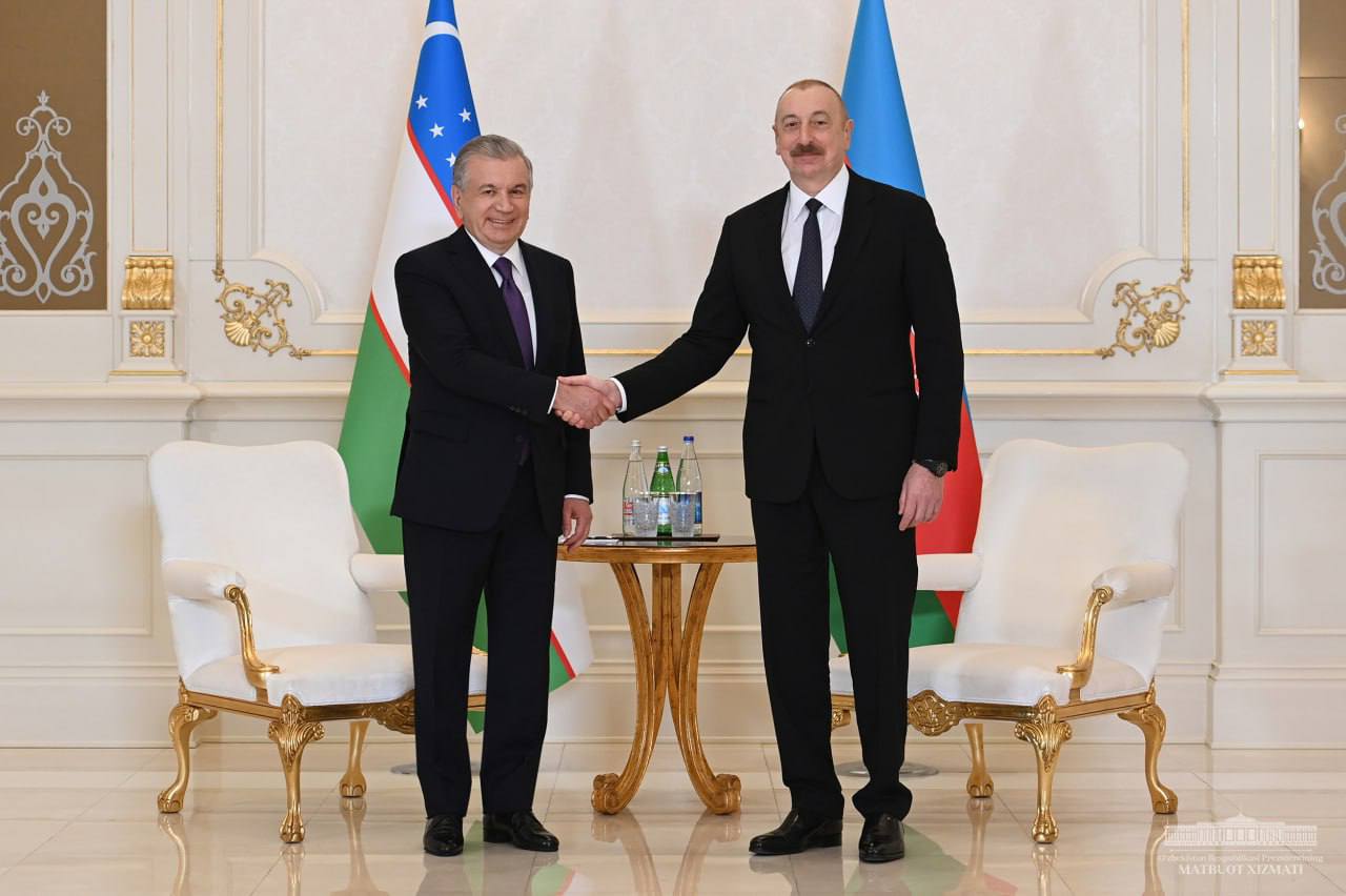 Shavkat Mirziyoyev Bokuda Ilhom Aliyev bilan uchrashdi