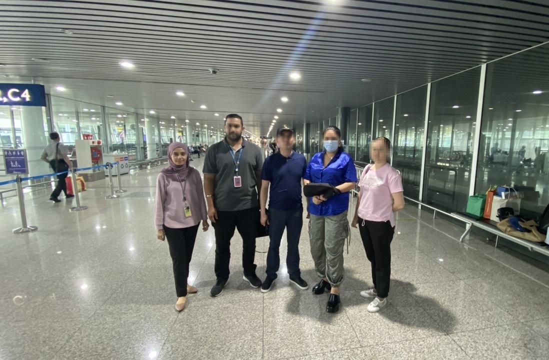 Interpol odam savdosi uchun qidirilayotgan ayolni Malayziyadan O‘zbekistonga ekstraditsiya qildi