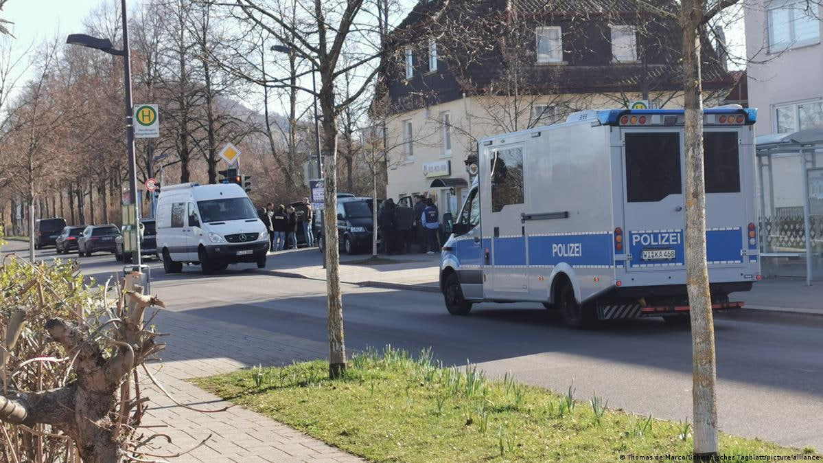 Давлат тўнтаришига тайёргарлик: Германияда "рейхсбургерлар" устидан суд бошланди