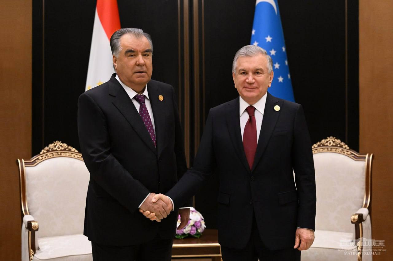 Shavkat Mirziyoyev Xitoyda Imomali Rahmon bilan uchrashuv o‘tkazdi