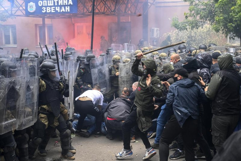 Kosovodagi to‘qnashuvlarda o‘nlab odam jarohat oldi