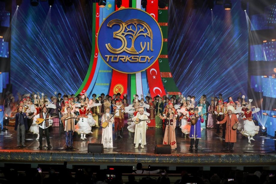 TURKSOYning 30 yilligi: Toshkentda turkiy davlatlar san’atkorlari konsert beradi