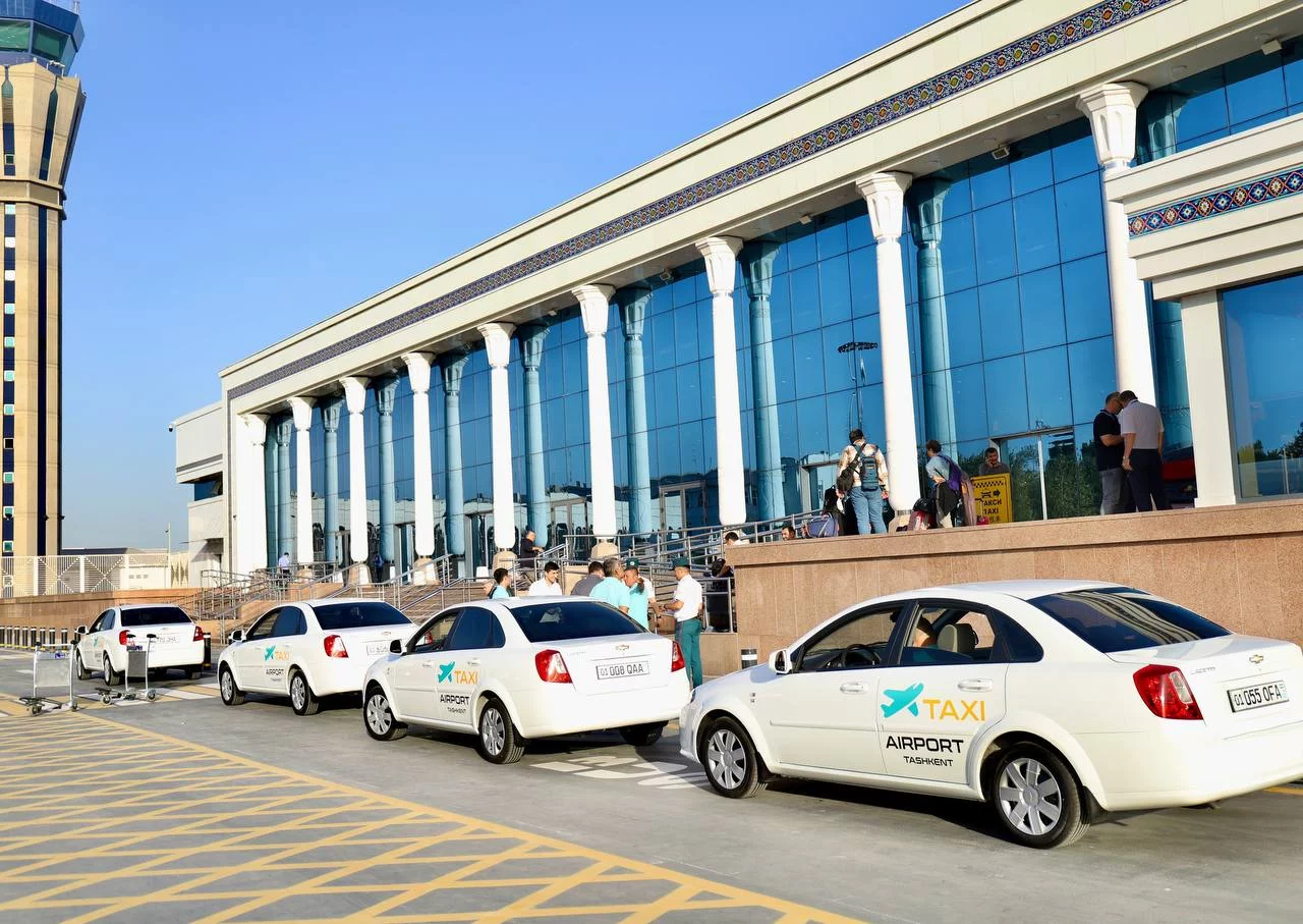 Toshkent aeroportida yagona taksi xizmatining bo‘lishi noqonuniy deb topildi