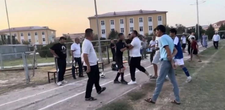 Сурхондарёда футбол тугагач ҳакамлар калтакланди