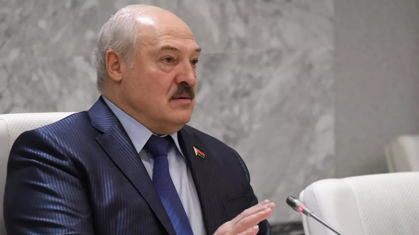 Лукашенко: Путин Киевни катта йўқотишларни истамагани учун олмади