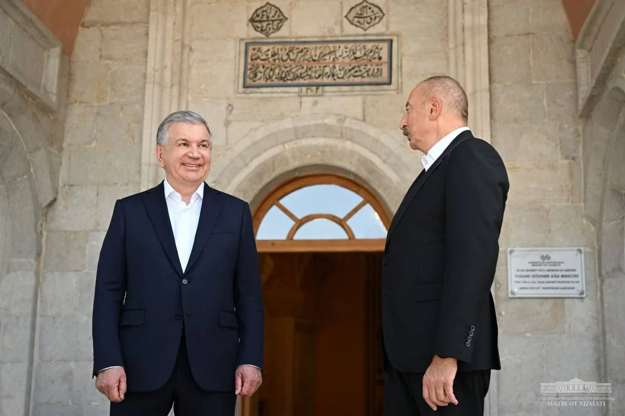 O‘zbekiston prezidenti Shusha shahrida bo‘ldi (foto)