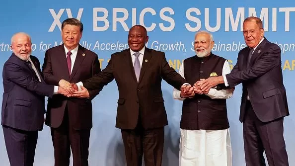 BRICS sammiti: Putin yana G‘arbni Ukrainada urush boshlashda aybladi