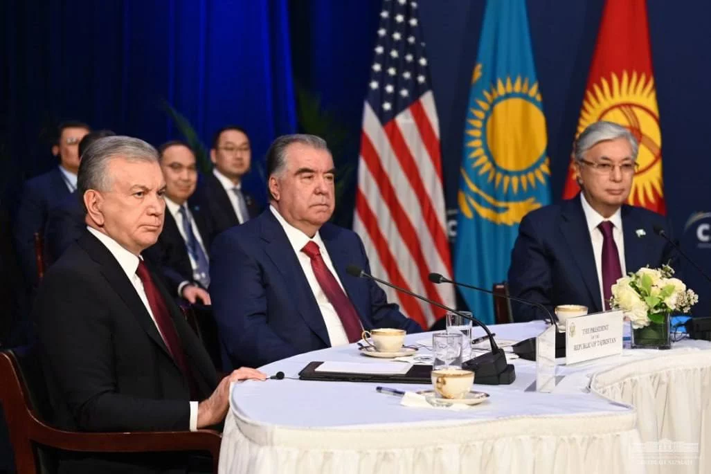 Forbes: Shavkat Mirziyoyev Markaziy Osiyoda yetakchilikning yangi standartlarini o‘rnatyapti