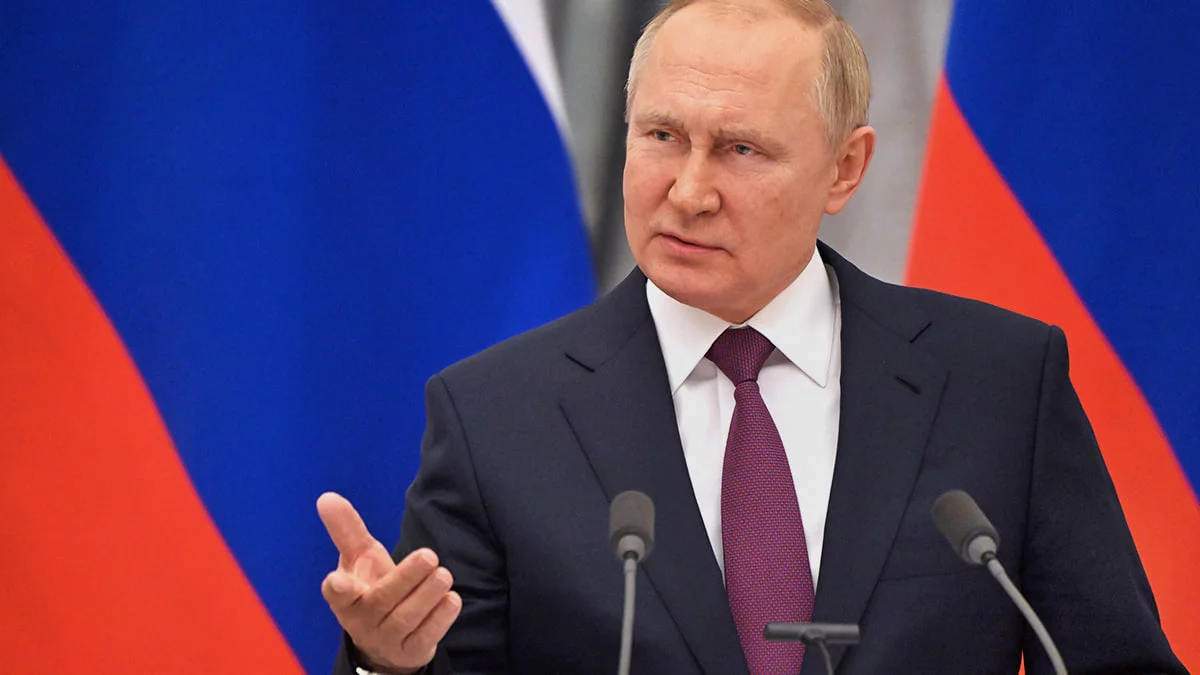 “Hamma birdek 'Barinya'ga raqs tushishi kerak”. Putin Ukraina bilan muzokara o‘tkazish imkoniyatiga izoh berdi