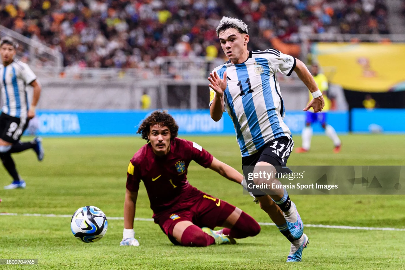 U-17 jahon chempionati. Janubiy Amerika derbisida Argentina Braziliyani yirik hisobda mag‘lub etdi