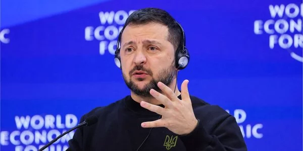 Зеленский: “Украинанинг қуролга бўлган эҳтиёжини қондириш учун дунёдаги ишлаб чиқариш етарли эмас”