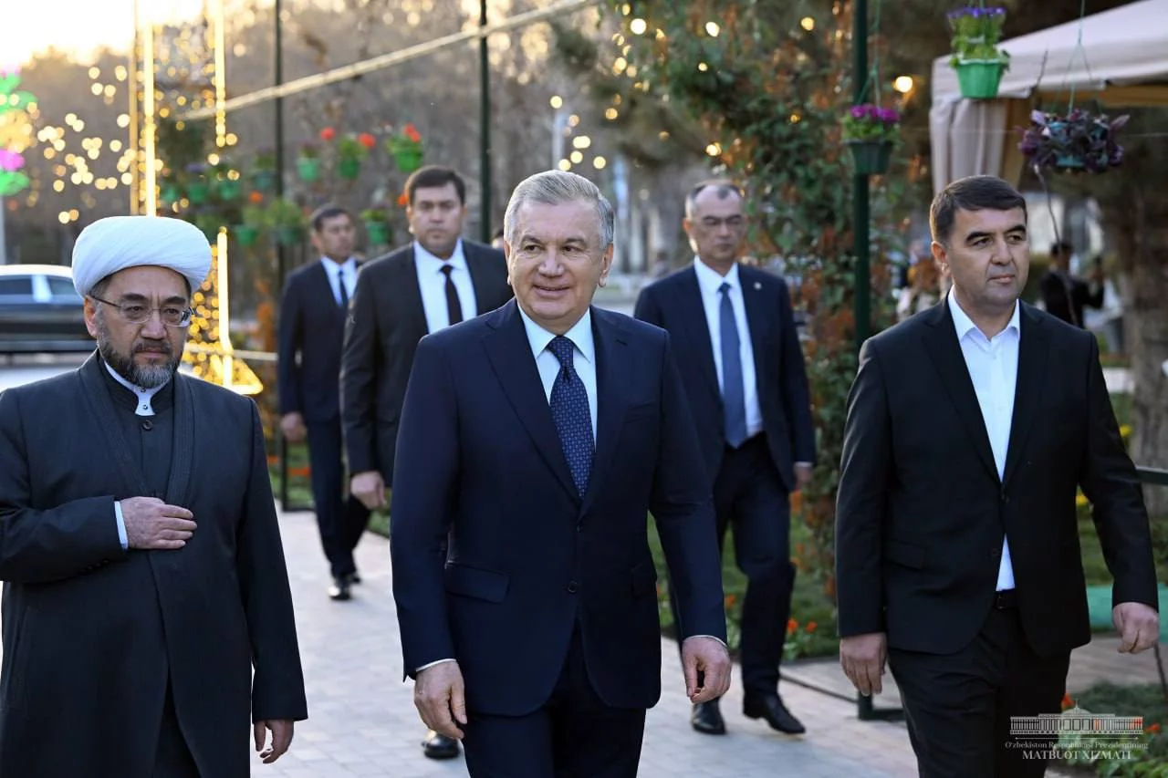 Shavkat Mirziyoyev Namanganda iftorlik qildi (foto)