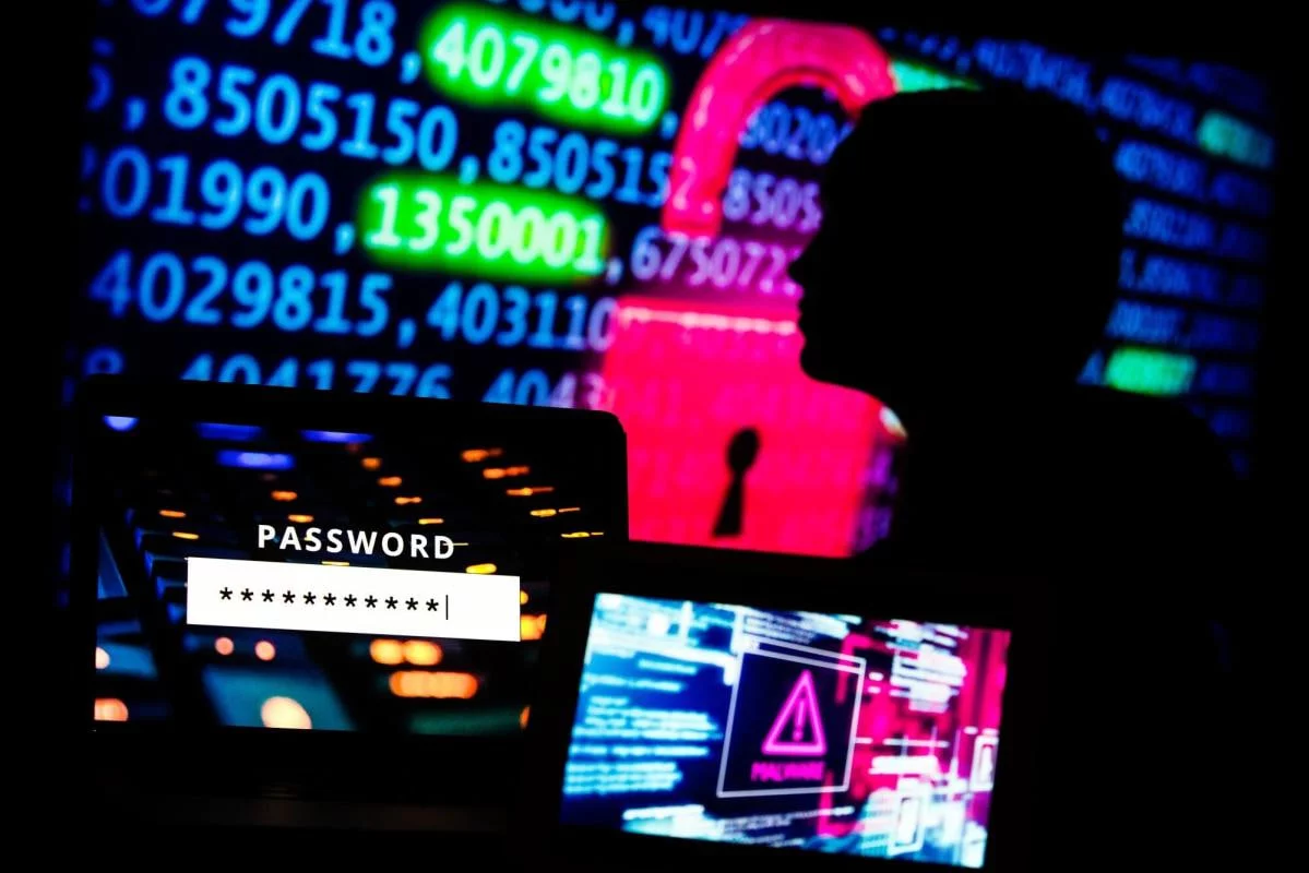 AQSH rasmiylari: Millionlab amerikaliklar xitoylik hakerlar hujumiga uchragan расм