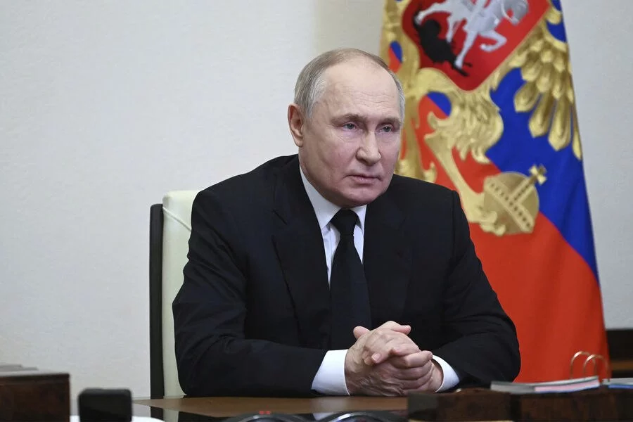 Путин: Урф-одатларимиз, тилимиз, маданиятимизни ҳурмат қиладиганларгина Россияда яшаши ва ишлаши мумкин