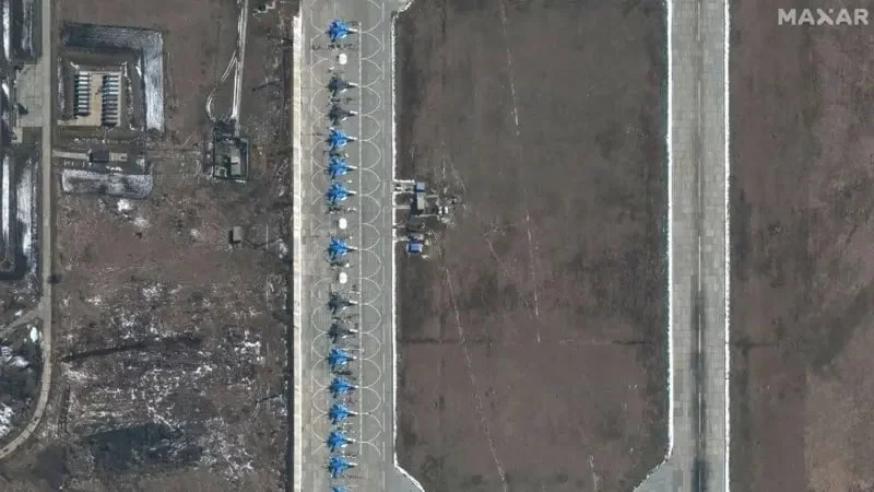 Rostov yaqinidagi aerodromga dronlar hujum qildi