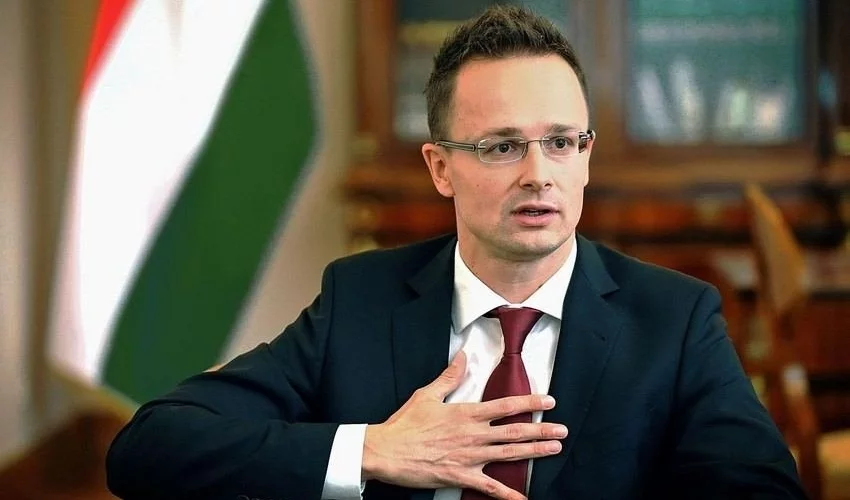 Петер Сиярто: “Венгрия НАТОнинг Украинага ёрдам бериш бўйича 'аҳмоқона миссияси'да қатнашмайди”