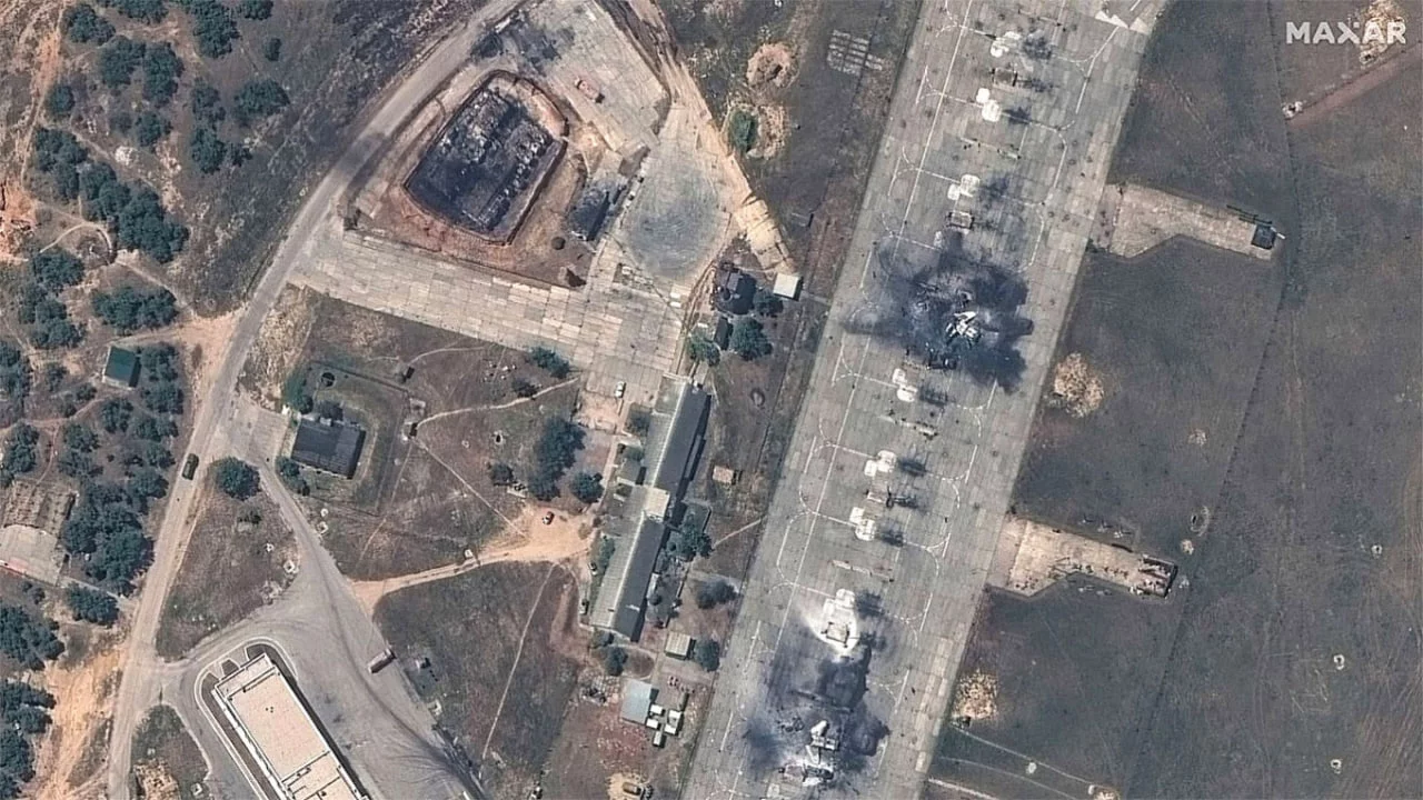 Ukraina raketalari Qrimda turgan Rossiya harbiy samolyotlarini yo‘q qildi