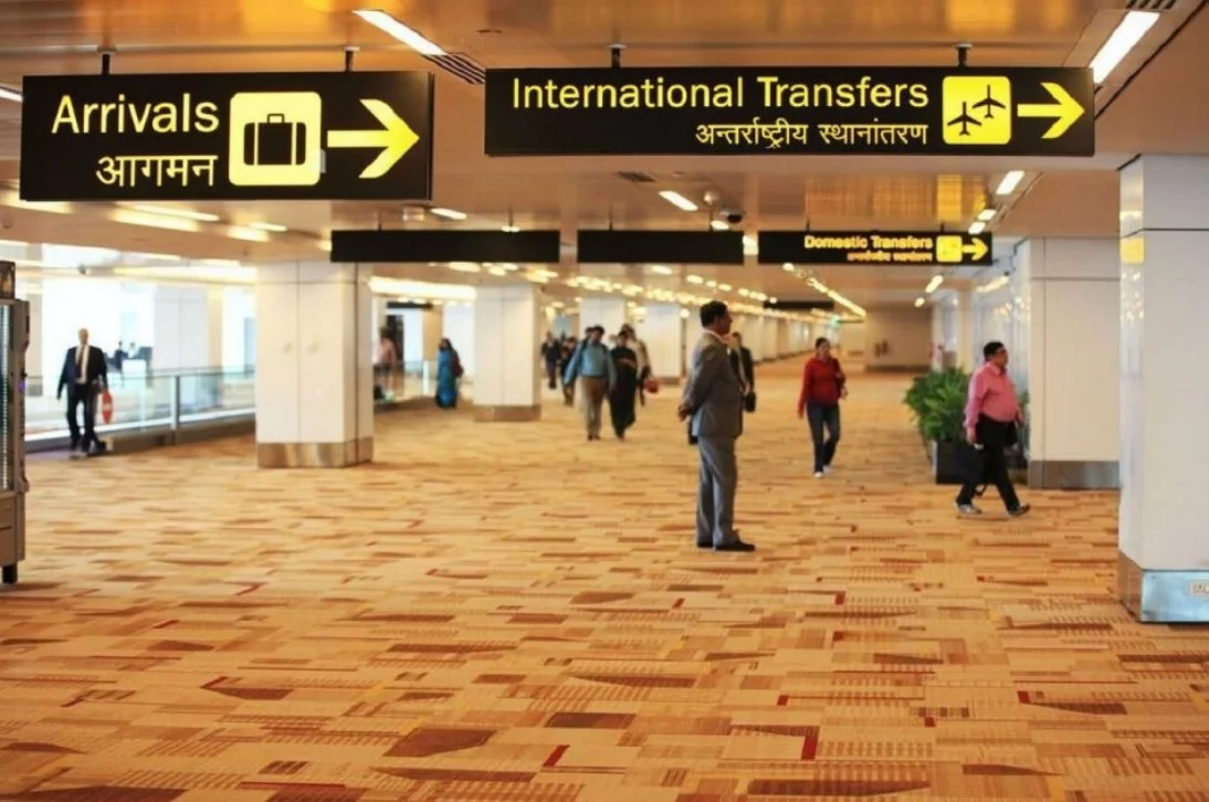 O‘zbekiston elchixonasi Dehli aeroportida 5 kg oltin bilan ushlangan fuqarolarga bog‘liq holatni nazoratga oldi