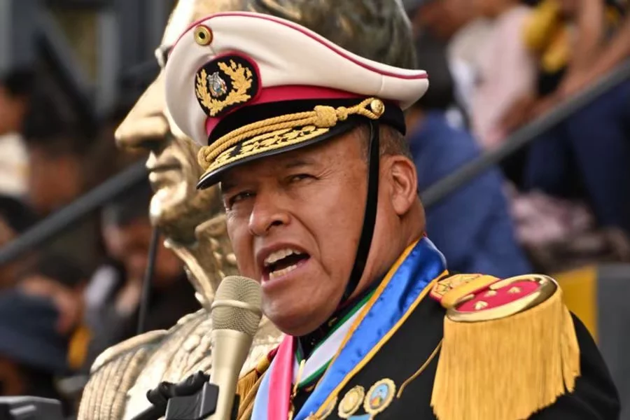 Боливияда ҳокимиятни эгаллашга уринган генерал қўлга олинди