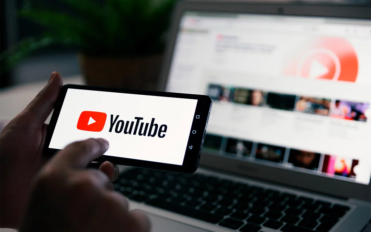 Россия YouTube ишини сунъий равишда секинлаштиришни бошлаяпти