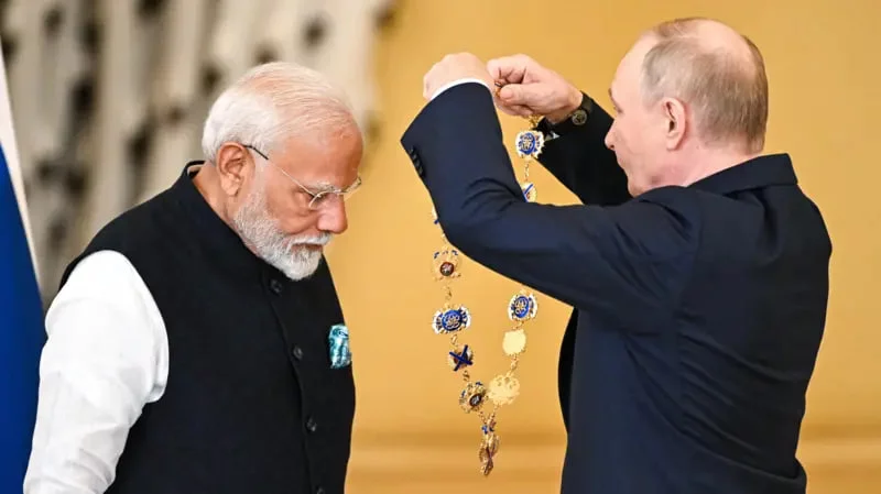 “Qadrdon do‘stim”, “hazrati oliylari” – Modi nega Moskvaga bordi?
