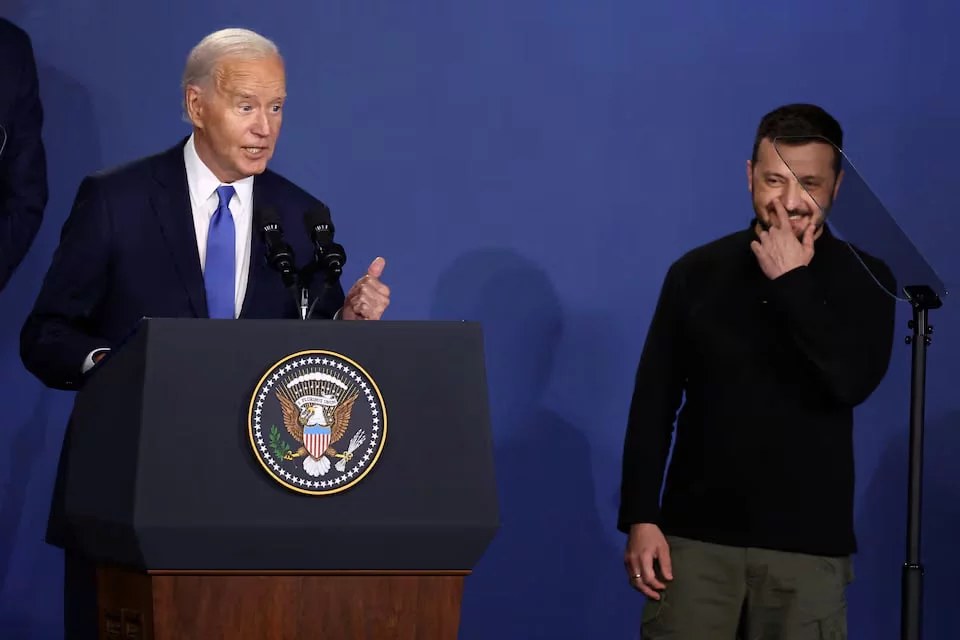 Байден НАТО саммитида Украина президентини адашиб Путин деб таништирди