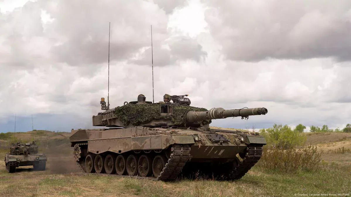 Испания яна 10 та Leopard 2А4 танкини Украинага топширди расм