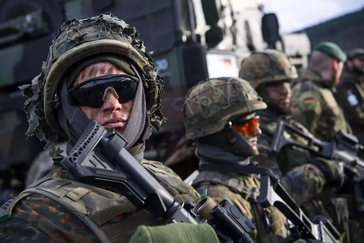 NATO 500 mingdan ortiq askarini yuqori shay holatga keltirdi