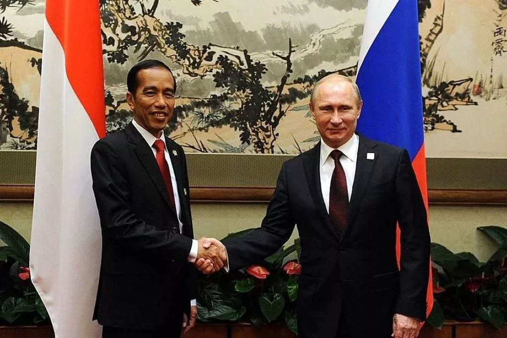 Indoneziya sanksiyalarga qaramay, Rossiya neftini sotib olishda davom etadi расм