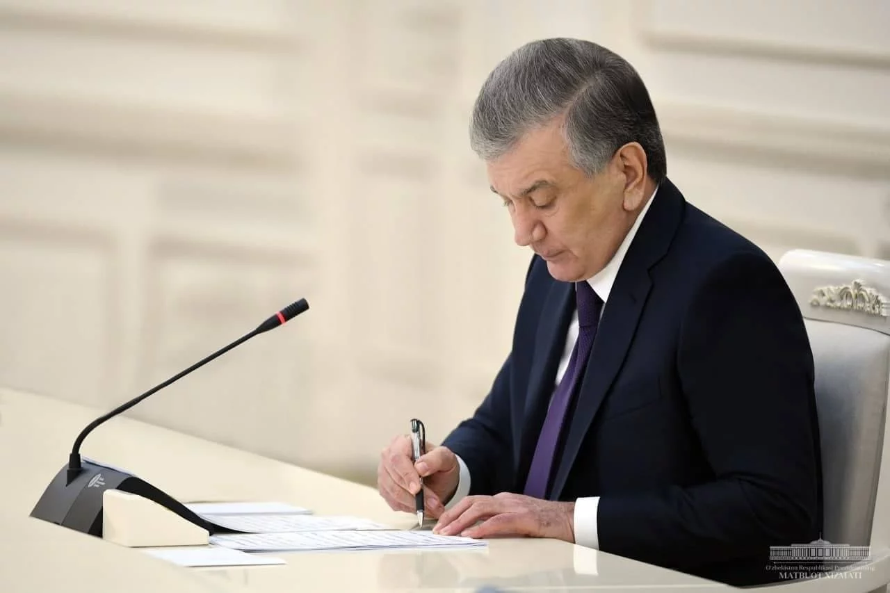 Shavkat Mirziyoyev qozog‘istonliklarning bir guruhini «Do‘stlik» ordeni bilan mukofotladi