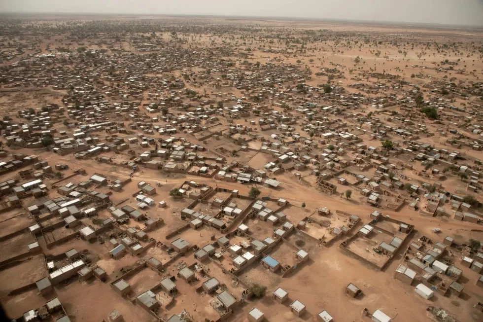 Burkina-Fasoda harbiylar uchun xandaq qaziyotgan odamlarga hujum qilindi