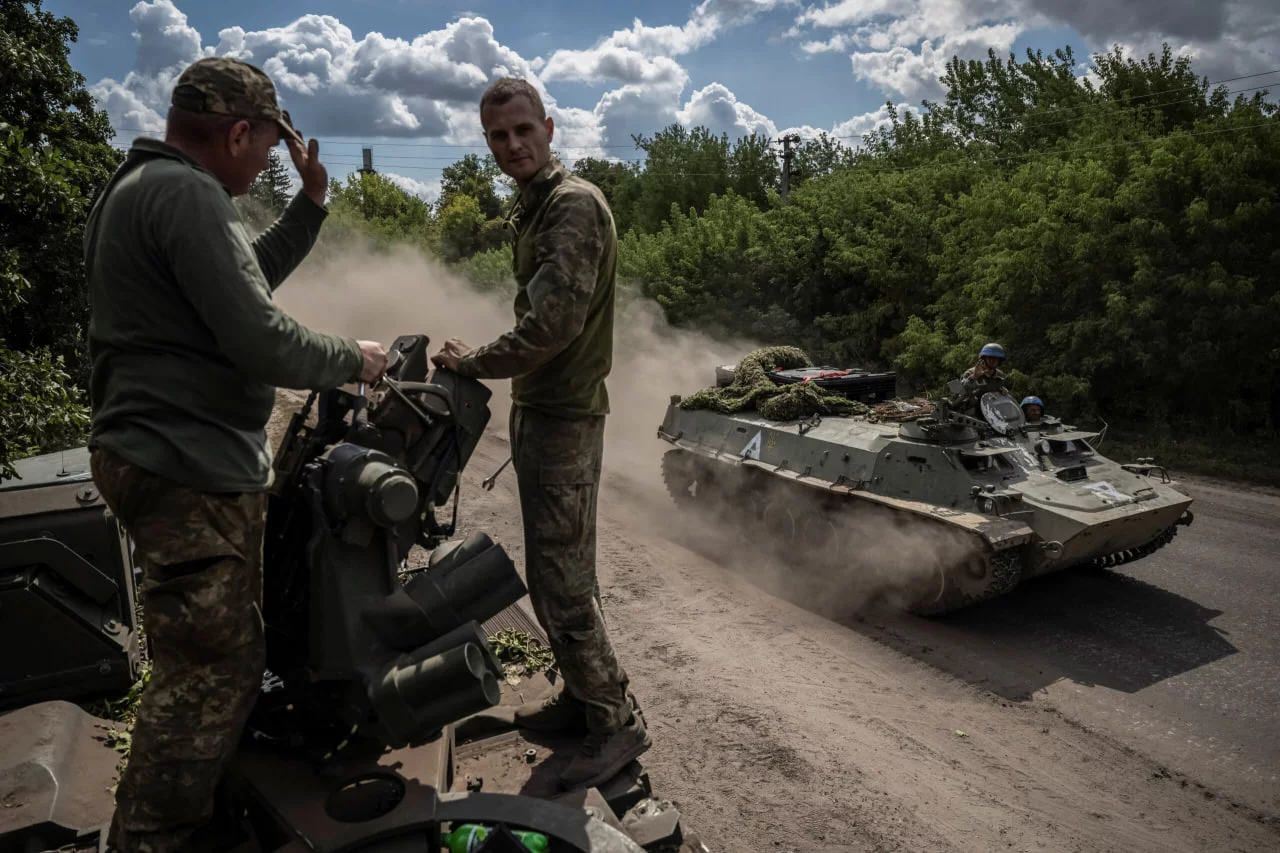 Ukrainalik harbiy: “Agar rus harbiylari qanchalik oz ekanimizni bilganida, allaqachon oldinga siljigan bo‘lardi”