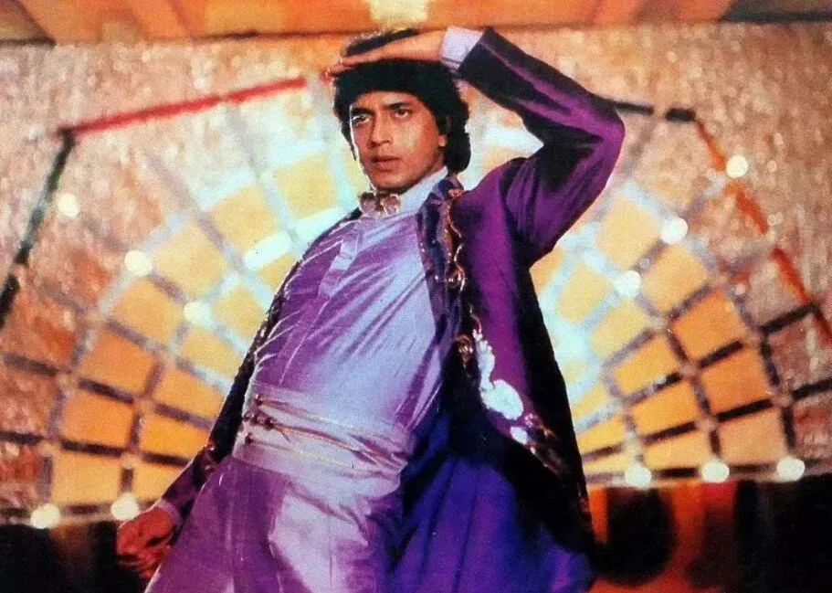 Mithun Chakraborti asrab olgan qizaloq hozirda qanday yashaydi?