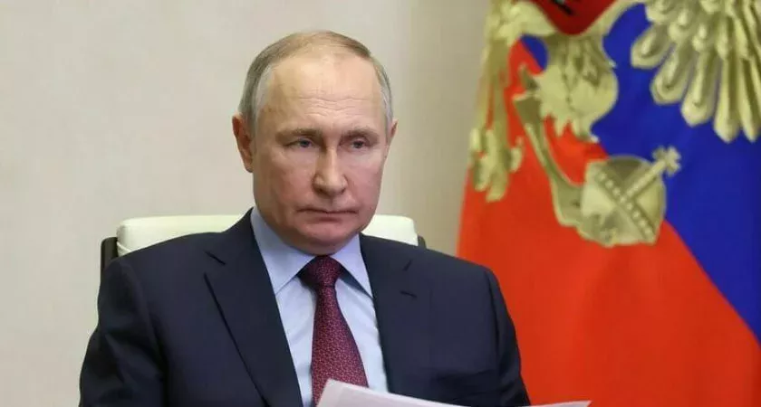 Putin blogerlarga Roskomnadzorga o‘zi haqida xabar berish majburiyatini yukladi расм