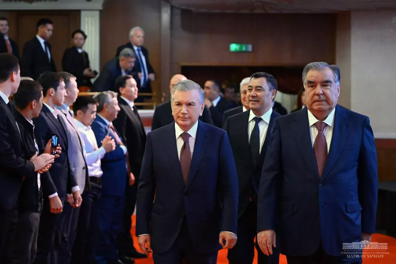 Shavkat Mirziyoyev “Do‘stlik kechasi” tantanali konsertida ishtirok etdi